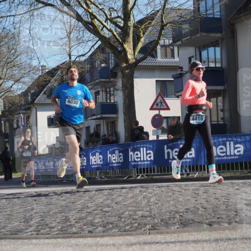 06.04.2025 - 44. Internationalen Wilhelmsburger Insellauf Luisa Fischer http://msf.ph/oto/7561678 06.04.2025 10:30:05 Ziel 4413, 4030, 4410 meine-sportfotos.de