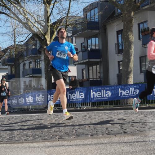 06.04.2025 - 44. Internationalen Wilhelmsburger Insellauf Luisa Fischer http://msf.ph/oto/7561698 06.04.2025 10:30:05 Ziel 4413, 4030, 4410 meine-sportfotos.de