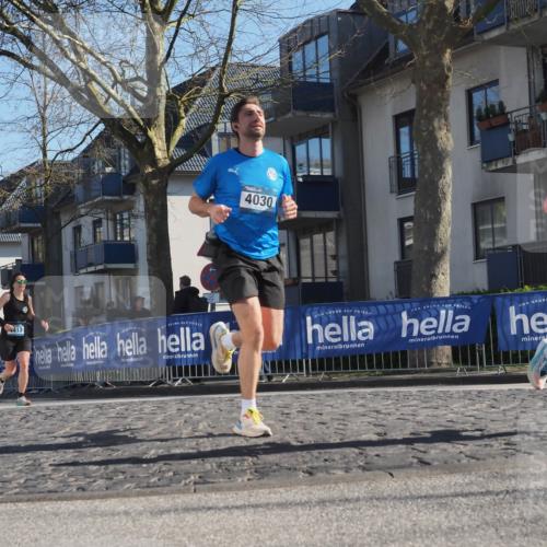 06.04.2025 - 44. Internationalen Wilhelmsburger Insellauf Luisa Fischer http://msf.ph/oto/7561701 06.04.2025 10:30:06 Ziel 4030, 413, 4410 meine-sportfotos.de