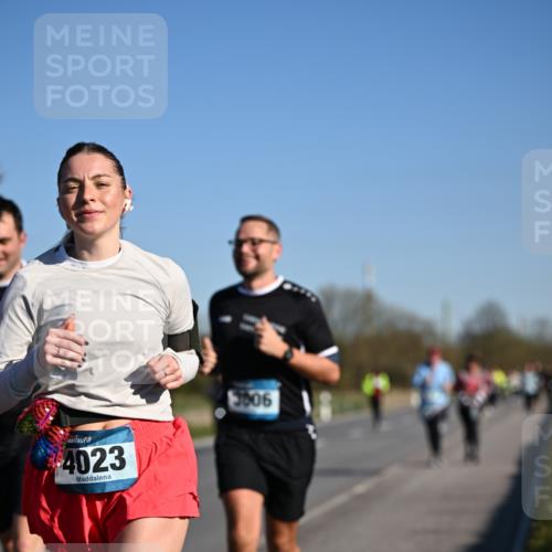 06.04.2025 - 44. Internationalen Wilhelmsburger Insellauf Dr. Thomas Lammeyer http://msf.ph/oto/7561722 06.04.2025 09:36:38 Laufen 4023, 3006 meine-sportfotos.de