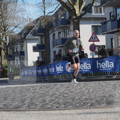 06.04.2025 - 44. Internationalen Wilhelmsburger Insellauf Luisa Fischer http://msf.ph/oto/7561744 06.04.2025 10:30:11 Ziel 5102 meine-sportfotos.de