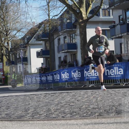 06.04.2025 - 44. Internationalen Wilhelmsburger Insellauf Luisa Fischer http://msf.ph/oto/7561750 06.04.2025 10:30:11 Ziel 3567, 5102 meine-sportfotos.de