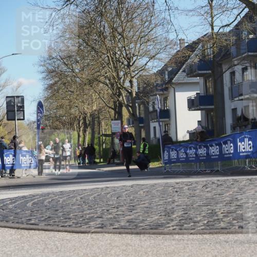06.04.2025 - 44. Internationalen Wilhelmsburger Insellauf Luisa Fischer http://msf.ph/oto/7561768 06.04.2025 10:30:12 Ziel 3562 meine-sportfotos.de