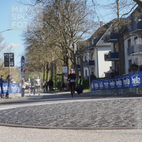 06.04.2025 - 44. Internationalen Wilhelmsburger Insellauf Luisa Fischer http://msf.ph/oto/7561772 06.04.2025 10:30:13 Ziel 3562, 4527 meine-sportfotos.de
