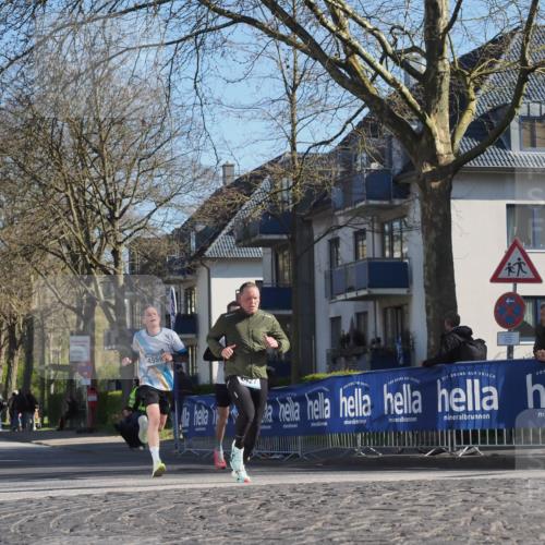 06.04.2025 - 44. Internationalen Wilhelmsburger Insellauf Luisa Fischer http://msf.ph/oto/7561801 06.04.2025 10:30:18 Ziel 4559 meine-sportfotos.de