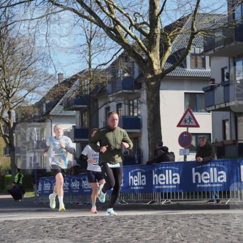 06.04.2025 - 44. Internationalen Wilhelmsburger Insellauf Luisa Fischer http://msf.ph/oto/7561819 06.04.2025 10:30:19 Ziel 4559, 29 meine-sportfotos.de