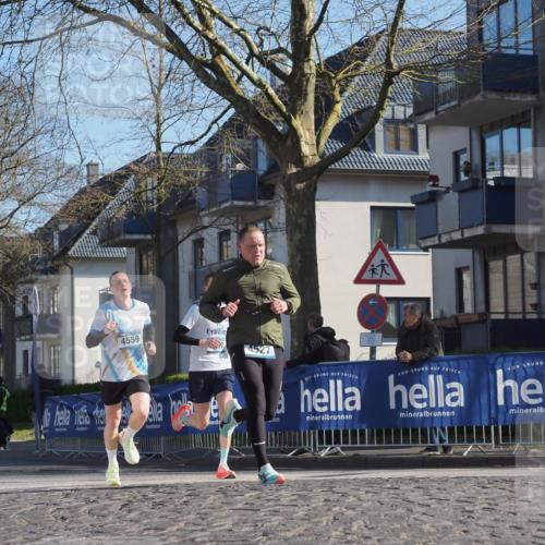 06.04.2025 - 44. Internationalen Wilhelmsburger Insellauf Luisa Fischer http://msf.ph/oto/7561826 06.04.2025 10:30:19 Ziel 4559, 4527 meine-sportfotos.de