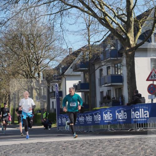 06.04.2025 - 44. Internationalen Wilhelmsburger Insellauf Luisa Fischer http://msf.ph/oto/7561945 06.04.2025 10:30:28 Ziel 340, 3742 meine-sportfotos.de