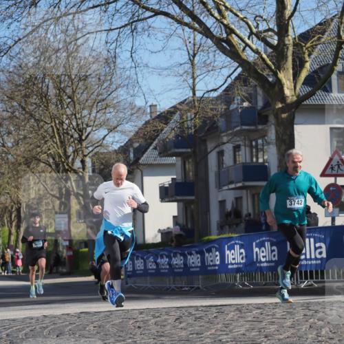 06.04.2025 - 44. Internationalen Wilhelmsburger Insellauf Luisa Fischer http://msf.ph/oto/7561964 06.04.2025 10:30:29 Ziel 3742 meine-sportfotos.de