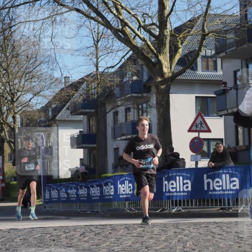 06.04.2025 - 44. Internationalen Wilhelmsburger Insellauf Luisa Fischer http://msf.ph/oto/7562000 06.04.2025 10:30:31 Ziel 3400, 4459 meine-sportfotos.de