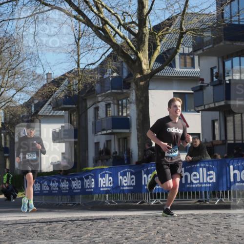 06.04.2025 - 44. Internationalen Wilhelmsburger Insellauf Luisa Fischer http://msf.ph/oto/7562013 06.04.2025 10:30:31 Ziel 3400, 4459 meine-sportfotos.de