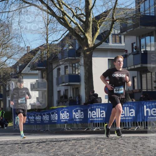 06.04.2025 - 44. Internationalen Wilhelmsburger Insellauf Luisa Fischer http://msf.ph/oto/7562015 06.04.2025 10:30:31 Ziel 3400, 4459 meine-sportfotos.de