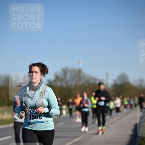 06.04.2025 - 44. Internationalen Wilhelmsburger Insellauf Dr. Thomas Lammeyer http://msf.ph/oto/7562094 06.04.2025 09:36:57 Laufen 3508 meine-sportfotos.de