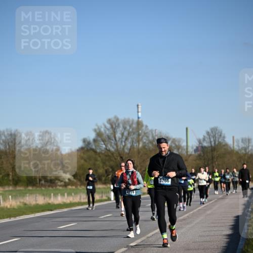 06.04.2025 - 44. Internationalen Wilhelmsburger Insellauf Dr. Thomas Lammeyer http://msf.ph/oto/7562136 06.04.2025 09:36:58 Laufen 4119, 3766 meine-sportfotos.de