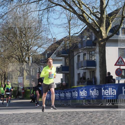 06.04.2025 - 44. Internationalen Wilhelmsburger Insellauf Luisa Fischer http://msf.ph/oto/7562149 06.04.2025 10:30:43 Ziel 1001, 3939, 3699 meine-sportfotos.de