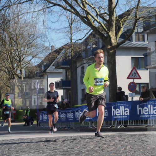 06.04.2025 - 44. Internationalen Wilhelmsburger Insellauf Luisa Fischer http://msf.ph/oto/7562175 06.04.2025 10:30:44 Ziel 3939, 3699 meine-sportfotos.de