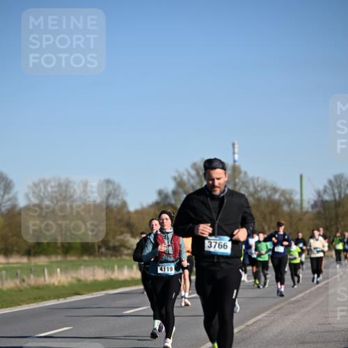 06.04.2025 - 44. Internationalen Wilhelmsburger Insellauf Dr. Thomas Lammeyer http://msf.ph/oto/7562185 06.04.2025 09:37:01 Laufen 4119, 3766 meine-sportfotos.de