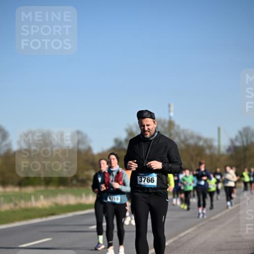 06.04.2025 - 44. Internationalen Wilhelmsburger Insellauf Dr. Thomas Lammeyer http://msf.ph/oto/7562197 06.04.2025 09:37:01 Laufen 19, 3766 meine-sportfotos.de