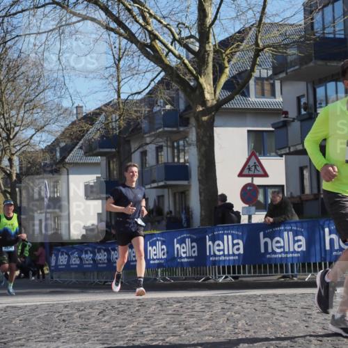 06.04.2025 - 44. Internationalen Wilhelmsburger Insellauf Luisa Fischer http://msf.ph/oto/7562198 06.04.2025 10:30:45 Ziel 3939, 3699 meine-sportfotos.de
