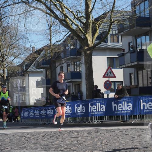 06.04.2025 - 44. Internationalen Wilhelmsburger Insellauf Luisa Fischer http://msf.ph/oto/7562200 06.04.2025 10:30:45 Ziel 1001, 369 meine-sportfotos.de