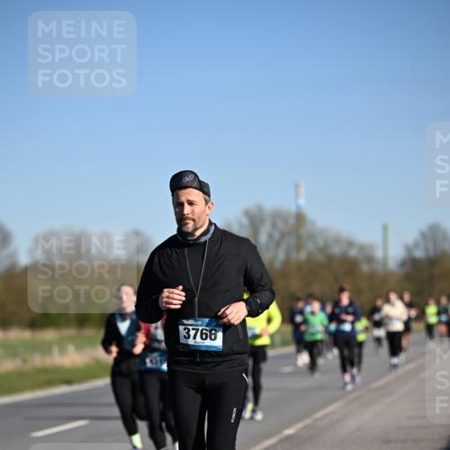 06.04.2025 - 44. Internationalen Wilhelmsburger Insellauf Dr. Thomas Lammeyer http://msf.ph/oto/7562231 06.04.2025 09:37:02 Laufen 3766 meine-sportfotos.de