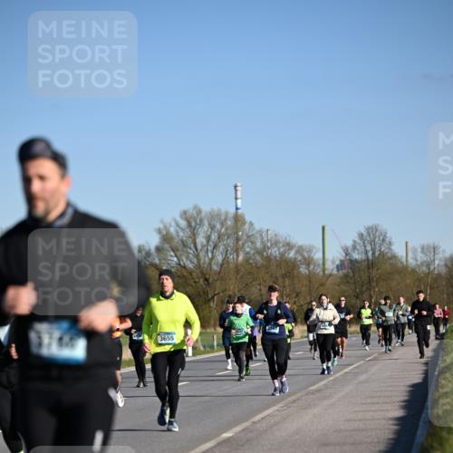 06.04.2025 - 44. Internationalen Wilhelmsburger Insellauf Dr. Thomas Lammeyer http://msf.ph/oto/7562234 06.04.2025 09:37:03 Laufen 3655, 3153 meine-sportfotos.de