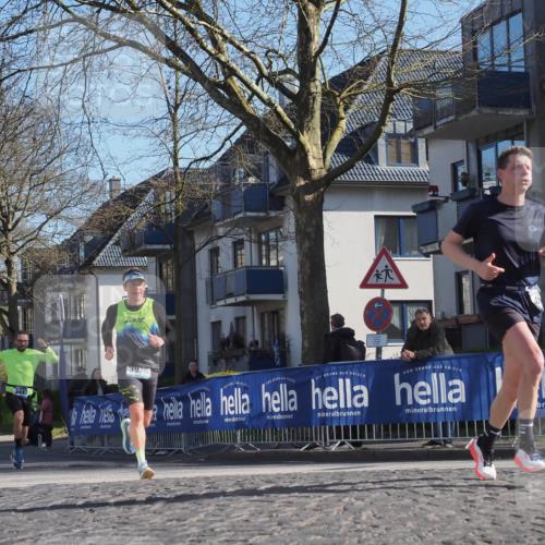 06.04.2025 - 44. Internationalen Wilhelmsburger Insellauf Luisa Fischer http://msf.ph/oto/7562242 06.04.2025 10:30:46 Ziel 3447, 7001, 3939 meine-sportfotos.de