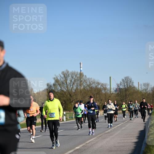 06.04.2025 - 44. Internationalen Wilhelmsburger Insellauf Dr. Thomas Lammeyer http://msf.ph/oto/7562249 06.04.2025 09:37:03 Laufen 3655, 3842 meine-sportfotos.de