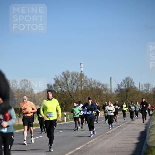 06.04.2025 - 44. Internationalen Wilhelmsburger Insellauf Dr. Thomas Lammeyer http://msf.ph/oto/7562259 06.04.2025 09:37:03 Laufen 403, 3655, 3153 meine-sportfotos.de