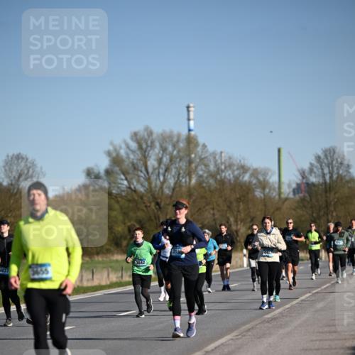 06.04.2025 - 44. Internationalen Wilhelmsburger Insellauf Dr. Thomas Lammeyer http://msf.ph/oto/7562263 06.04.2025 09:37:05 Laufen 4037, 3842, 315, 3043 meine-sportfotos.de