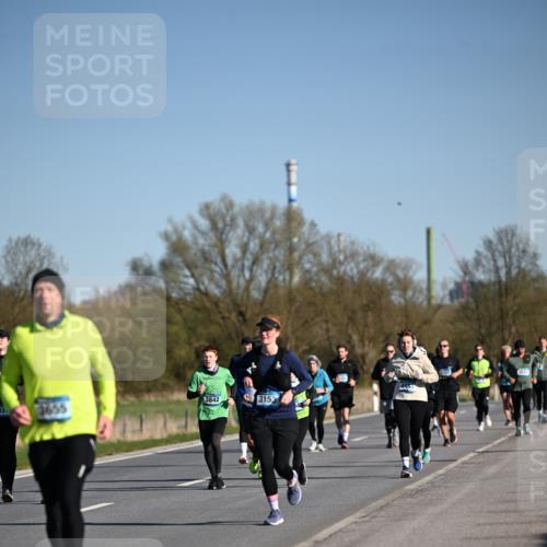 06.04.2025 - 44. Internationalen Wilhelmsburger Insellauf Dr. Thomas Lammeyer http://msf.ph/oto/7562267 06.04.2025 09:37:05 Laufen 03, 3655, 3842, 3153 meine-sportfotos.de