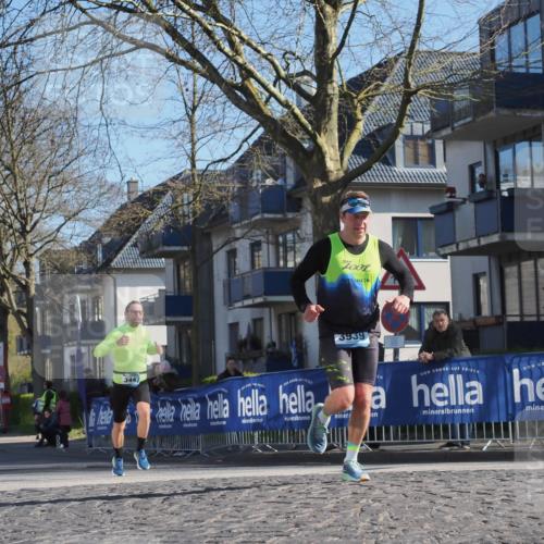 06.04.2025 - 44. Internationalen Wilhelmsburger Insellauf Luisa Fischer http://msf.ph/oto/7562279 06.04.2025 10:30:47 Ziel 3939, 3447 meine-sportfotos.de