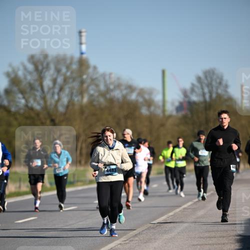 06.04.2025 - 44. Internationalen Wilhelmsburger Insellauf Dr. Thomas Lammeyer http://msf.ph/oto/7562312 06.04.2025 09:37:09 Laufen 4483, 3566, 449 meine-sportfotos.de