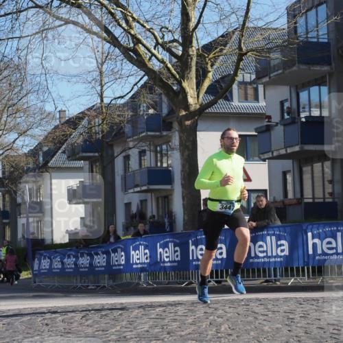 06.04.2025 - 44. Internationalen Wilhelmsburger Insellauf Luisa Fischer http://msf.ph/oto/7562320 06.04.2025 10:30:49 Ziel 3447 meine-sportfotos.de