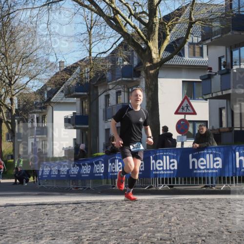06.04.2025 - 44. Internationalen Wilhelmsburger Insellauf Luisa Fischer http://msf.ph/oto/7562356 06.04.2025 10:30:55 Ziel 3323 meine-sportfotos.de