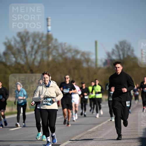 06.04.2025 - 44. Internationalen Wilhelmsburger Insellauf Dr. Thomas Lammeyer http://msf.ph/oto/7562366 06.04.2025 09:37:11 Laufen 4483, 449 meine-sportfotos.de