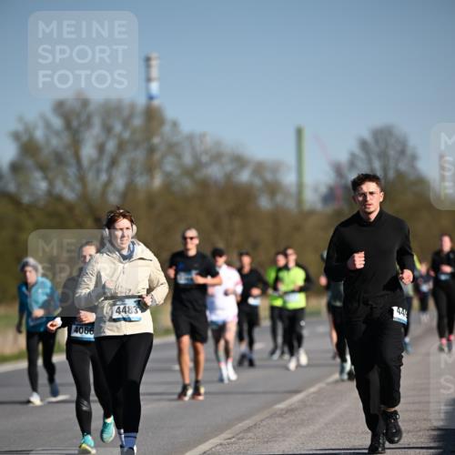 06.04.2025 - 44. Internationalen Wilhelmsburger Insellauf Dr. Thomas Lammeyer http://msf.ph/oto/7562384 06.04.2025 09:37:12 Laufen 4066, 4483, 449 meine-sportfotos.de