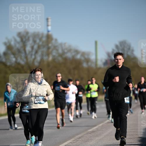 06.04.2025 - 44. Internationalen Wilhelmsburger Insellauf Dr. Thomas Lammeyer http://msf.ph/oto/7562387 06.04.2025 09:37:12 Laufen 406, 4483, 449 meine-sportfotos.de