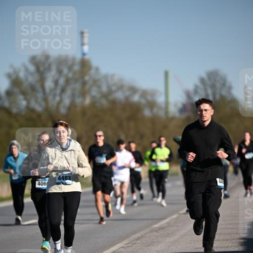 06.04.2025 - 44. Internationalen Wilhelmsburger Insellauf Dr. Thomas Lammeyer http://msf.ph/oto/7562392 06.04.2025 09:37:12 Laufen 4483, 406, 20, 44 meine-sportfotos.de