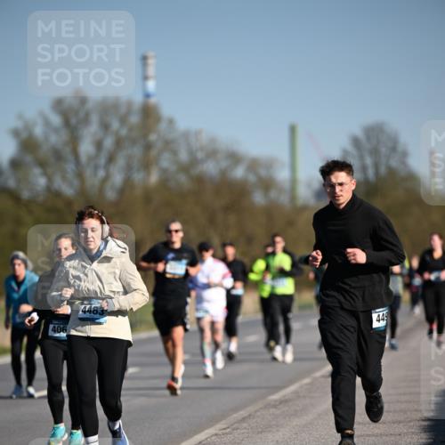 06.04.2025 - 44. Internationalen Wilhelmsburger Insellauf Dr. Thomas Lammeyer http://msf.ph/oto/7562403 06.04.2025 09:37:12 Laufen 406, 4483, 449 meine-sportfotos.de