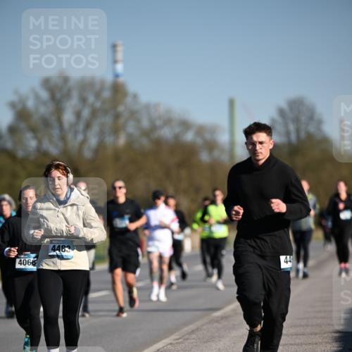 06.04.2025 - 44. Internationalen Wilhelmsburger Insellauf Dr. Thomas Lammeyer http://msf.ph/oto/7562422 06.04.2025 09:37:13 Laufen 4066, 4483, 44 meine-sportfotos.de
