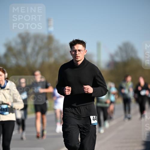 06.04.2025 - 44. Internationalen Wilhelmsburger Insellauf Dr. Thomas Lammeyer http://msf.ph/oto/7562437 06.04.2025 09:37:14 Laufen 44 meine-sportfotos.de