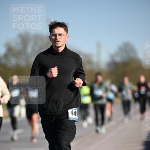 06.04.2025 - 44. Internationalen Wilhelmsburger Insellauf Dr. Thomas Lammeyer http://msf.ph/oto/7562456 06.04.2025 09:37:15 Laufen 449 meine-sportfotos.de
