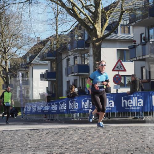 06.04.2025 - 44. Internationalen Wilhelmsburger Insellauf Luisa Fischer http://msf.ph/oto/7562472 06.04.2025 10:31:16 Ziel 3976, 502, 3542 meine-sportfotos.de