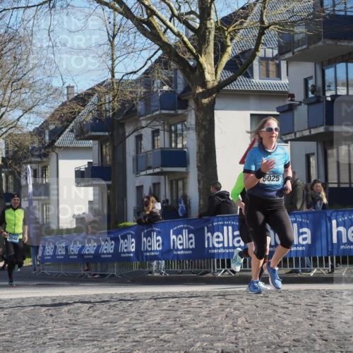 06.04.2025 - 44. Internationalen Wilhelmsburger Insellauf Luisa Fischer http://msf.ph/oto/7562484 06.04.2025 10:31:16 Ziel 3976, 3542, 5025 meine-sportfotos.de
