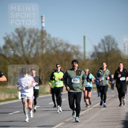06.04.2025 - 44. Internationalen Wilhelmsburger Insellauf Dr. Thomas Lammeyer http://msf.ph/oto/7562506 06.04.2025 09:37:17 Laufen 4198, 3834, 3094 meine-sportfotos.de