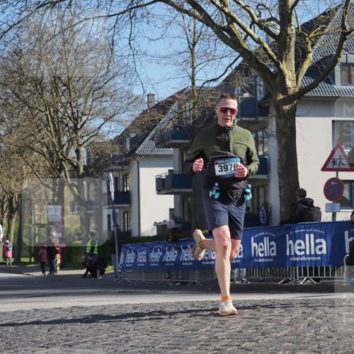 06.04.2025 - 44. Internationalen Wilhelmsburger Insellauf Luisa Fischer http://msf.ph/oto/7562567 06.04.2025 10:31:19 Ziel 4298, 3976, 3542 meine-sportfotos.de