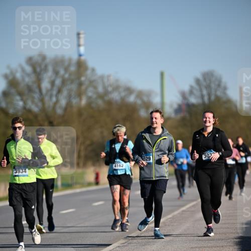 06.04.2025 - 44. Internationalen Wilhelmsburger Insellauf Dr. Thomas Lammeyer http://msf.ph/oto/7562613 06.04.2025 09:37:22 Laufen 4162, 3934, 029, 303 meine-sportfotos.de