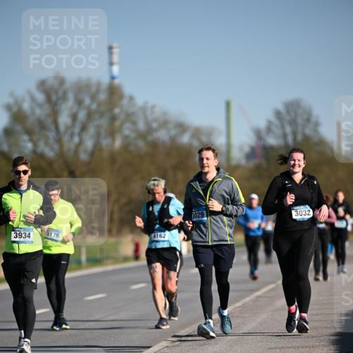 06.04.2025 - 44. Internationalen Wilhelmsburger Insellauf Dr. Thomas Lammeyer http://msf.ph/oto/7562619 06.04.2025 09:37:23 Laufen 3176, 3934, 4162, 3029, 3032 meine-sportfotos.de