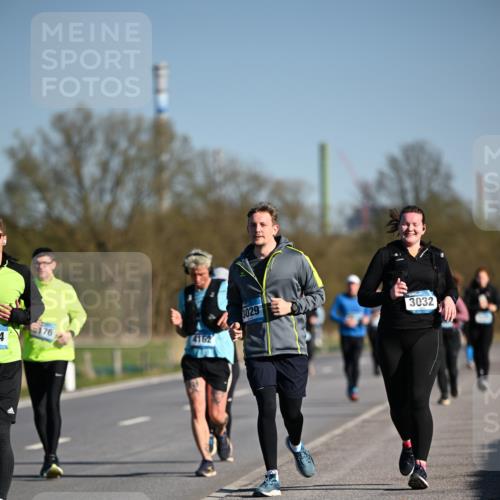 06.04.2025 - 44. Internationalen Wilhelmsburger Insellauf Dr. Thomas Lammeyer http://msf.ph/oto/7562641 06.04.2025 09:37:23 Laufen 4, 176, 4162, 3029, 3032 meine-sportfotos.de